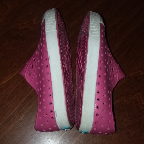 Native Shoes - Picture 3 of 7